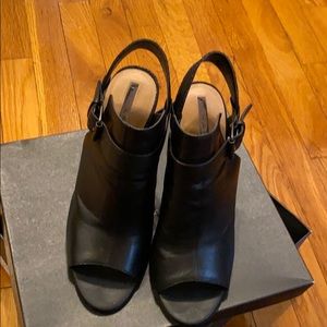 Women’s peep toe shoe by Tahari